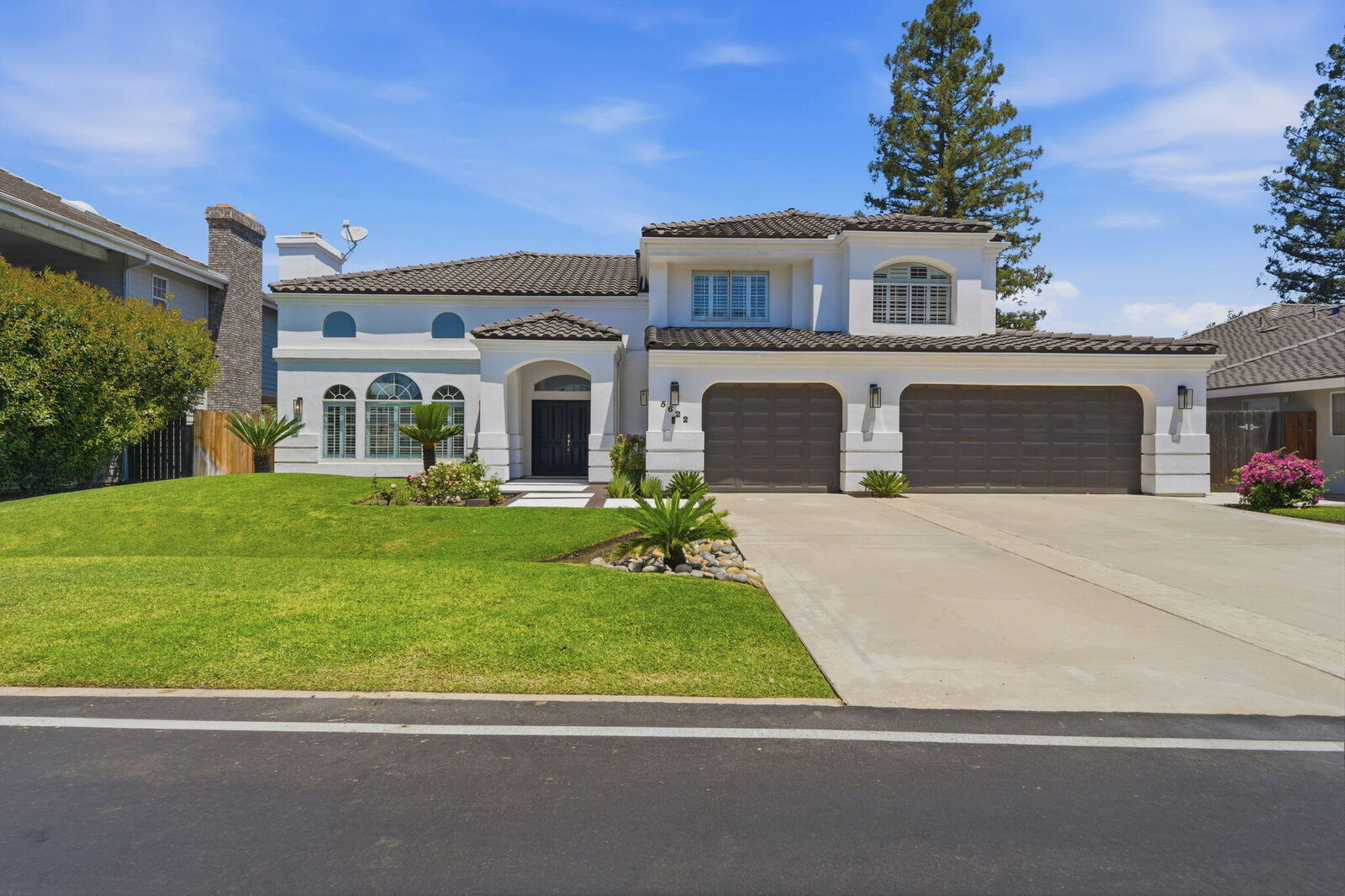 Property Photo: 5622 W Prospect Court CA 93291