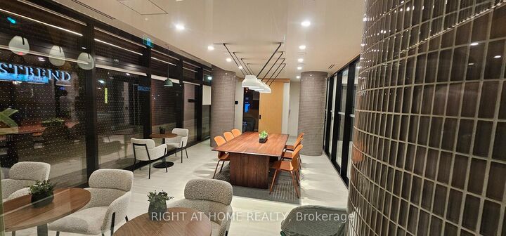 Property Photo:  1660 Bloor Street W 418  ON M6P 0C6 