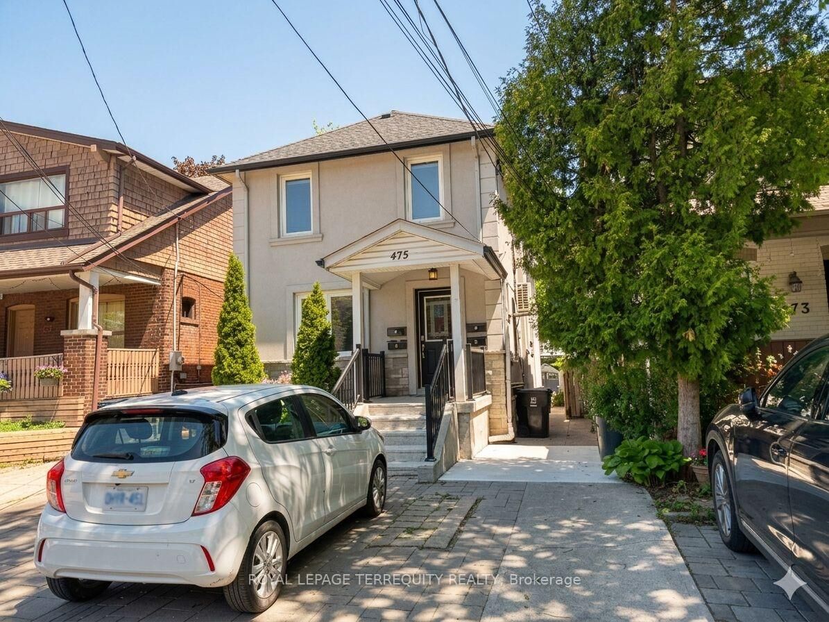 Property Photo: 475 Woodbine Avenue 2 ON M4E 2H5