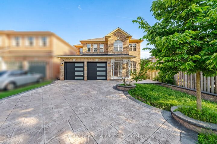 Property Photo: 4 Sunnybrook Crescent ON L7A 1Y2