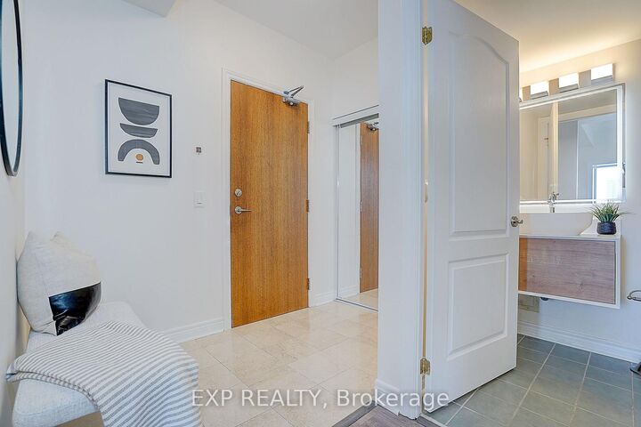 Property Photo: 60 Disera Drive 1404 ON L4J 9G1