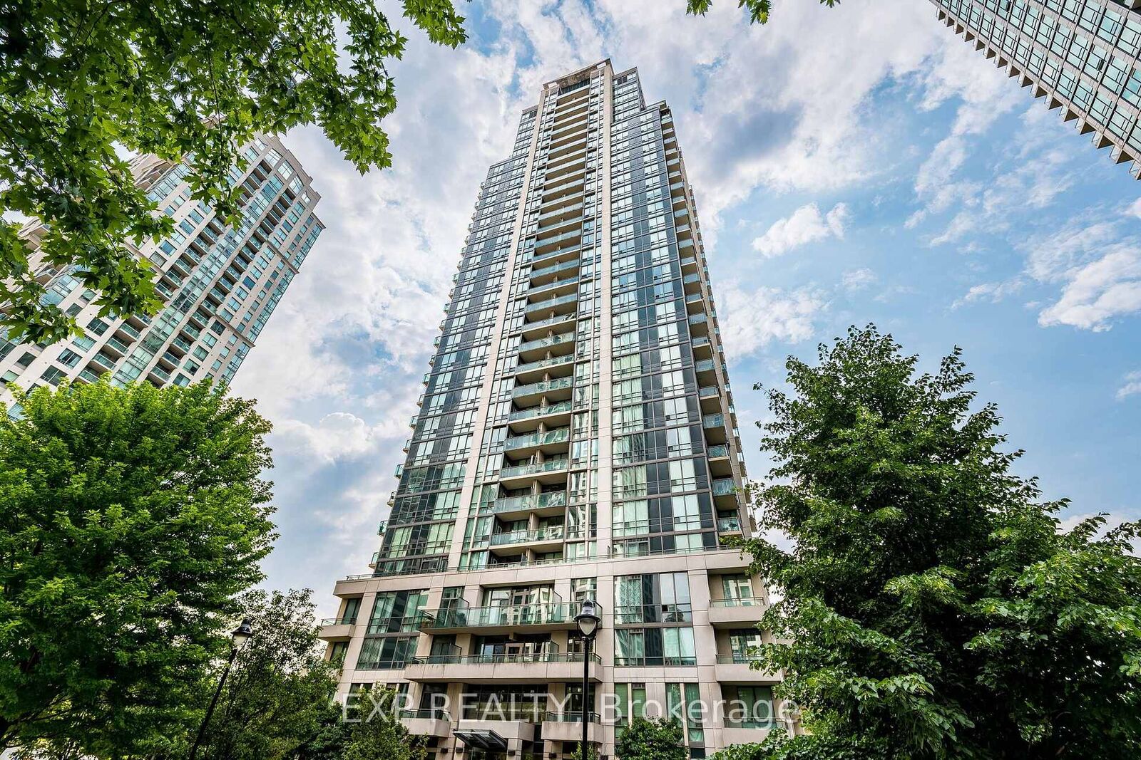 Property Photo:  3515 Kariya Drive 1701  ON L5B 0C1 