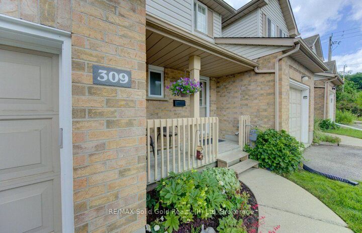 Property Photo:  309 Pastern Trail  ON N2K 3Z3 