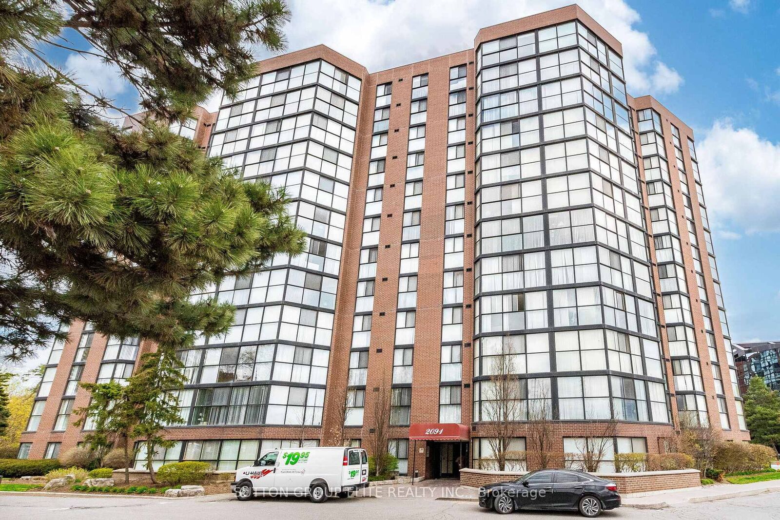 Property Photo:  2091 Hurontario Street 307  ON L5A 4E6 