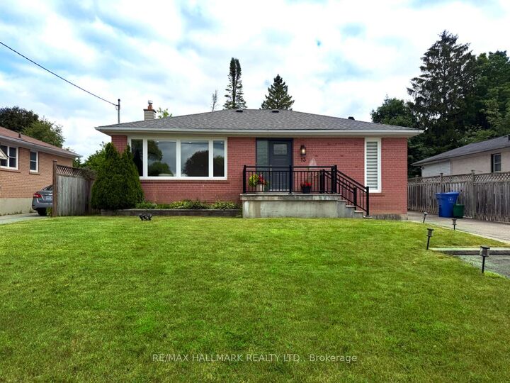 Property Photo:  13 Patrick Drive  ON L4G 2A6 