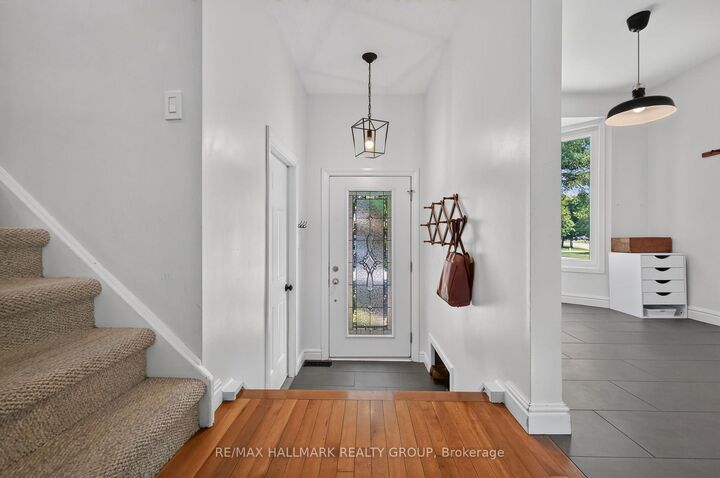 Property Photo: 6106 Meadowhill Crescent ON K1C 5R7