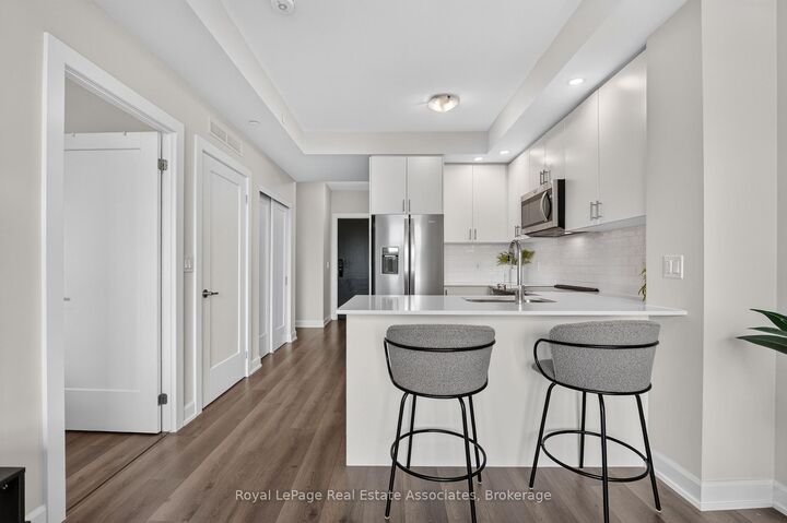 Property Photo:  3200 William Coltson Avenue 622  ON L6H 7B9 