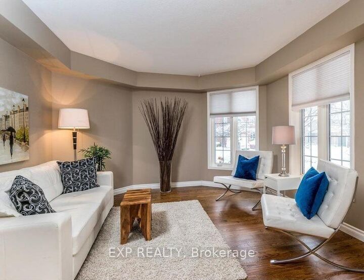 Property Photo:  11 Pepperidge Way  ON K2K 3B6 