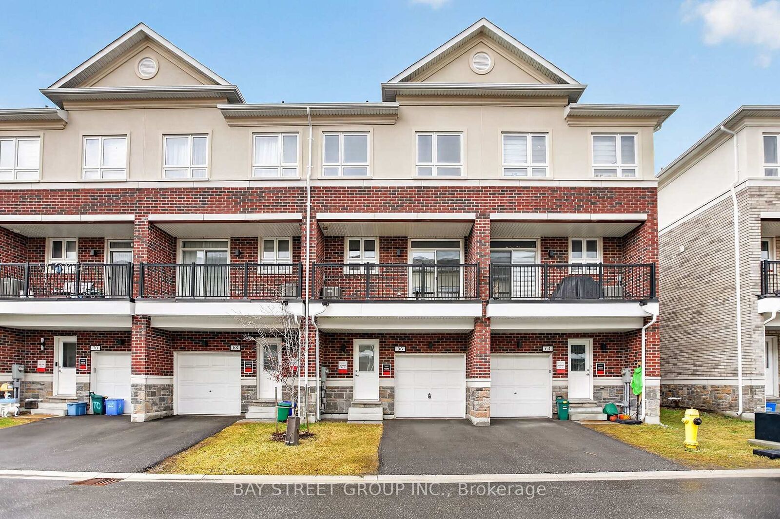 Property Photo: 66 Massachusetts Lane ON L6E 0V6