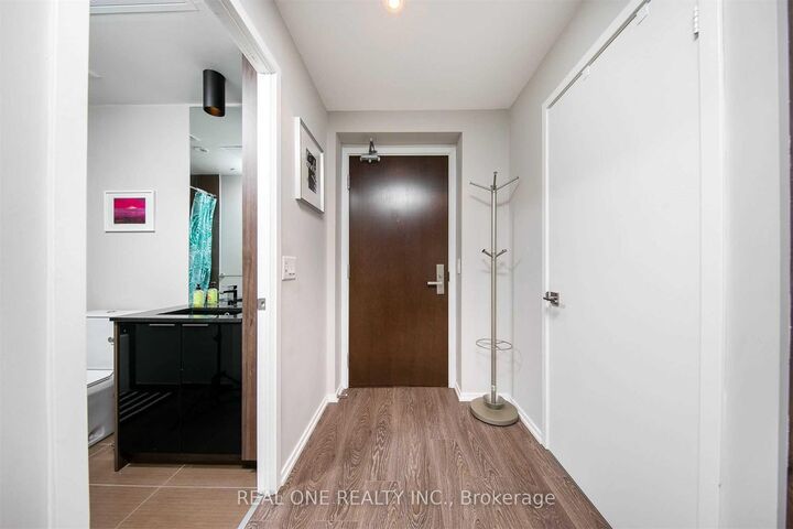 Property Photo:  70 Temperance Street 4109  ON M5H 0B1 
