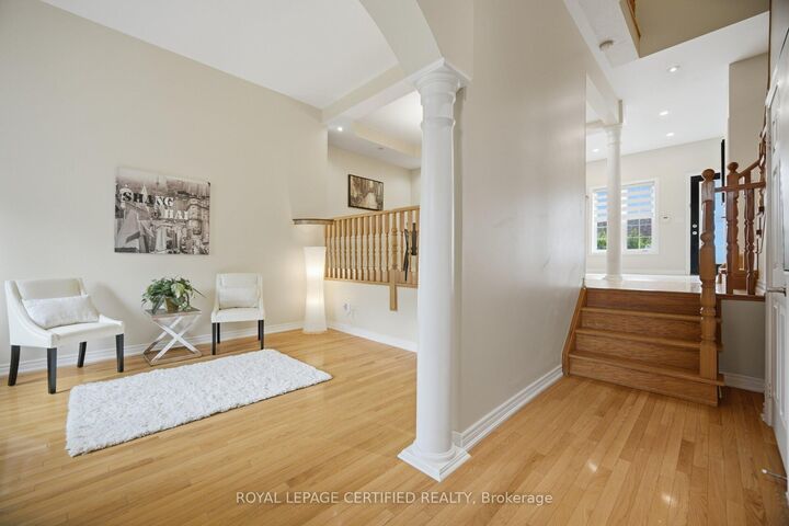 Property Photo:  3555 Eglinton Avenue  ON L5M 7T3 