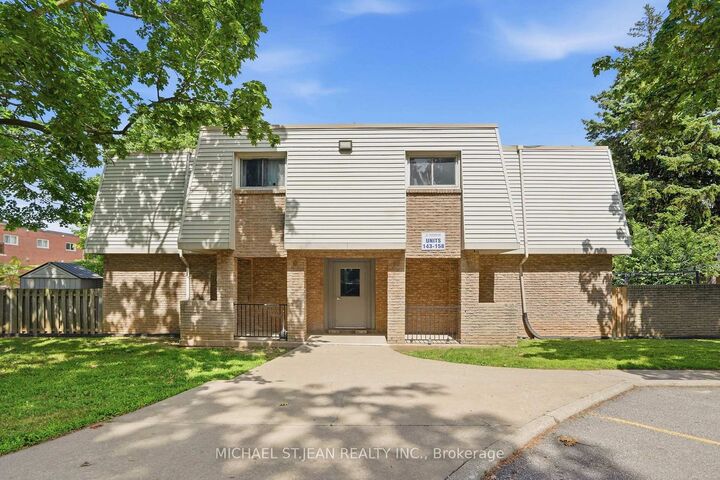 Property Photo: 17 Old Pine Trail 156 ON L2M 6P9