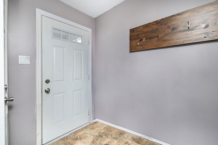 Property Photo: 1796 Dumas Street ON K1C 1N4