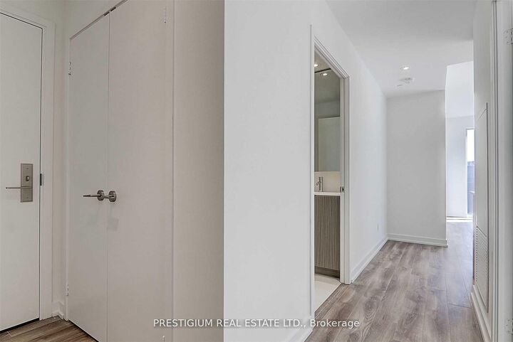 Property Photo:  20 Edward Street 804  ON M5G 0C5 