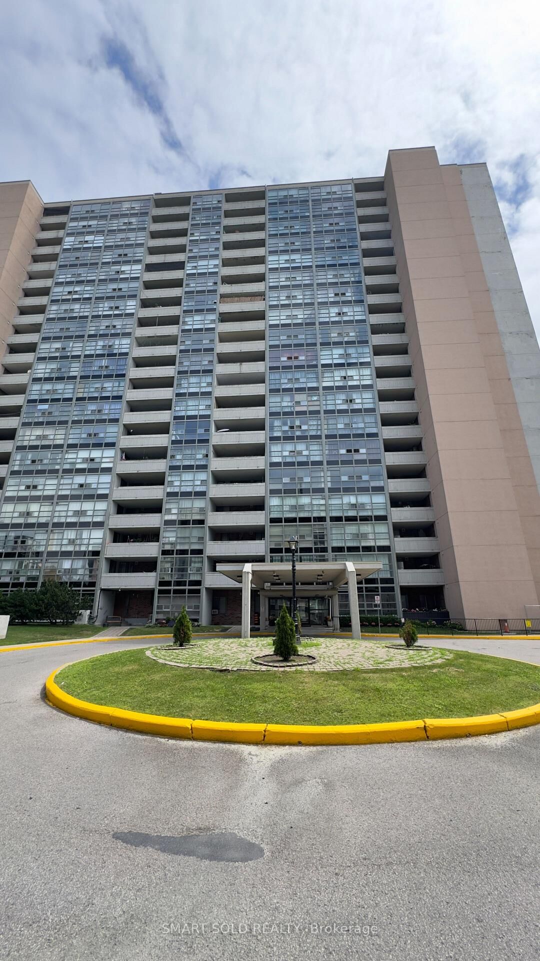 Property Photo:  3380 Eglington Avenue East Avenue E 1108  ON M1J 3L6 