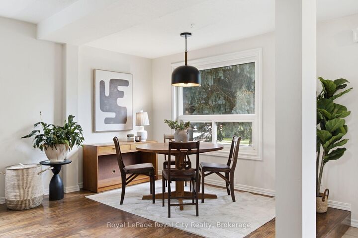 Property Photo:  