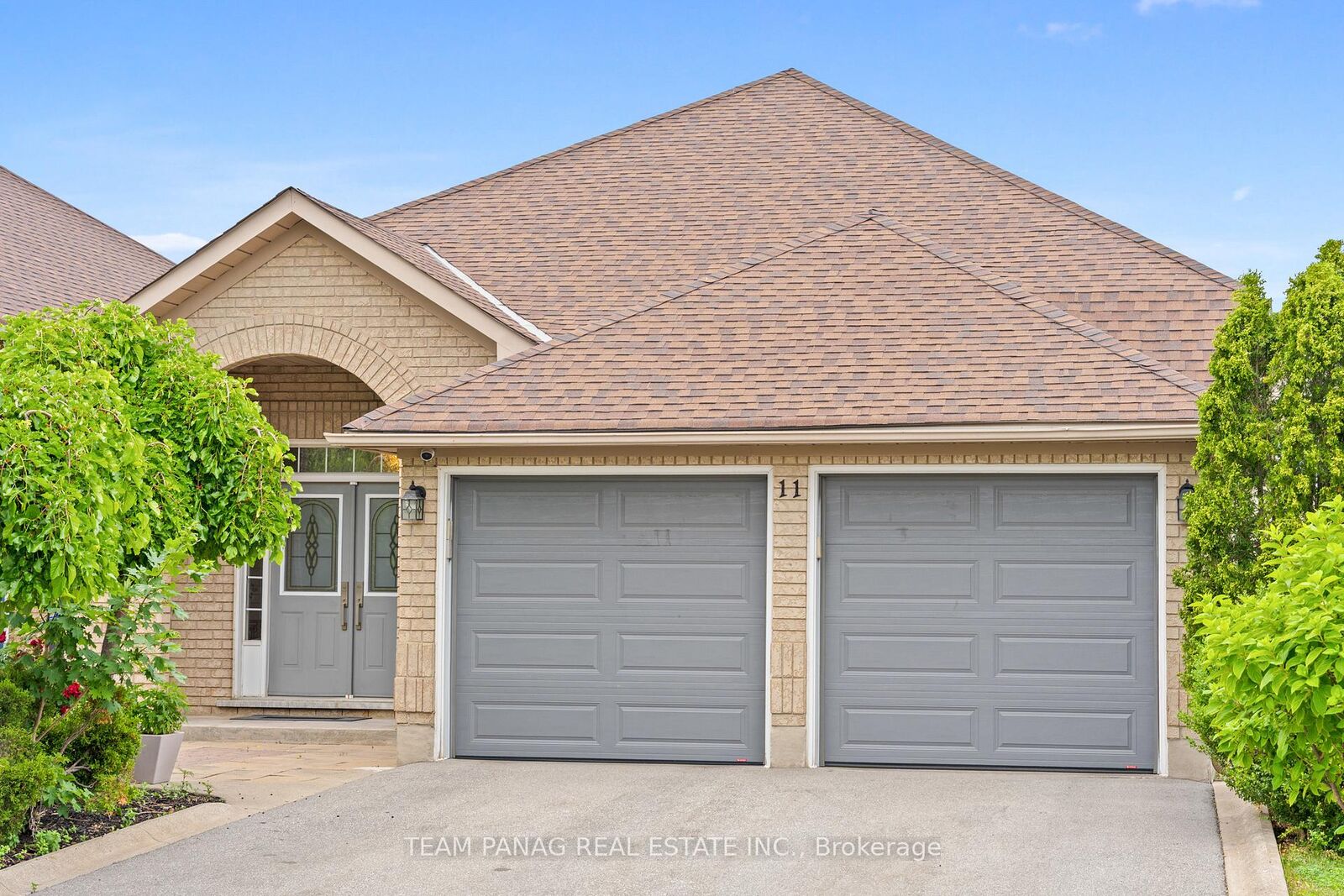 Property Photo:  11 Larkmead Place  ON L6R 2R9 