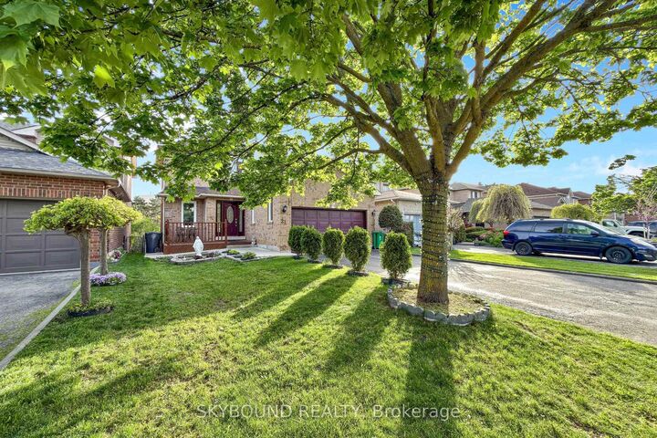 Property Photo:  21 Vivians Crescent  ON L6Y 4V1 