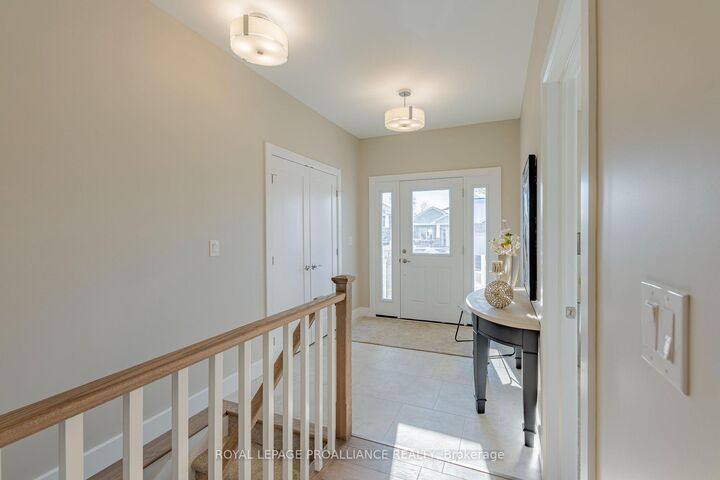 Property Photo:  31 Douglas Marshall Crescent  ON K6V 0E8 