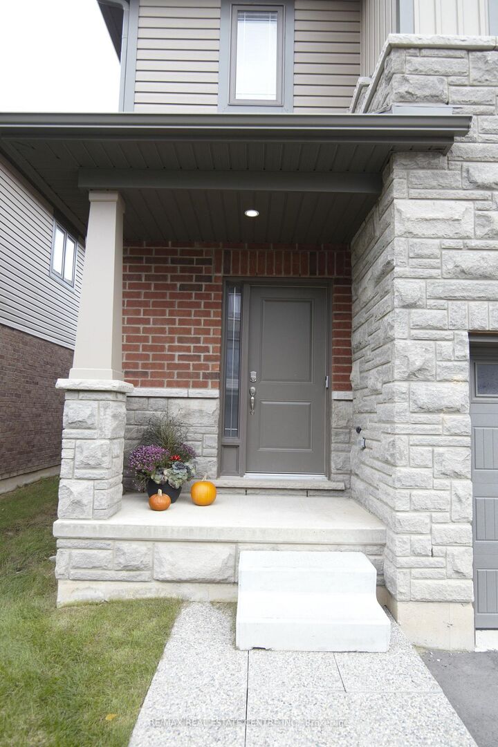 Property Photo:  77 Diana Avenue 63  ON N3T 0R6 