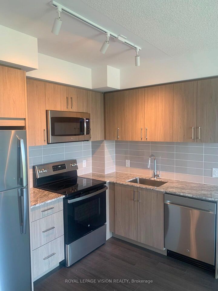 Property Photo: 4010 Eglinton Avenue W 1003 ON M9A 0G5
