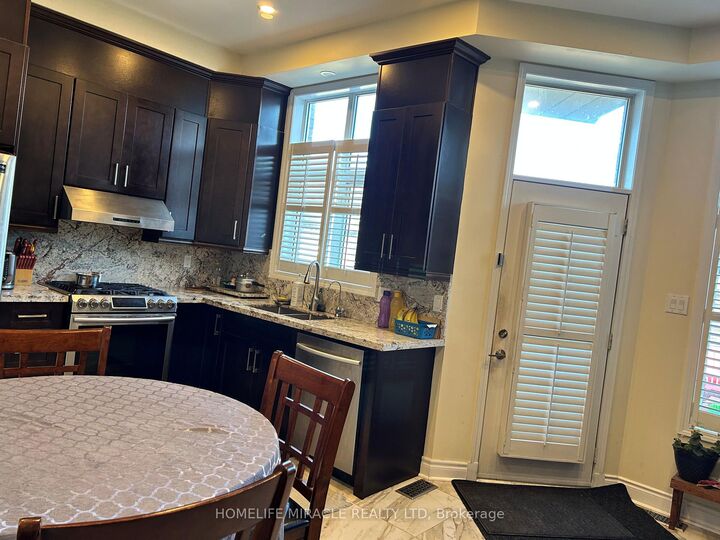 Property Photo: 83 Cornell Park Avenue ON L6B 1B6