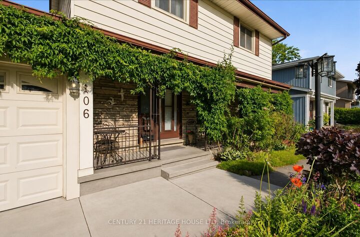 Property Photo:  106 Memorial Drive  ON N3R 5S3 