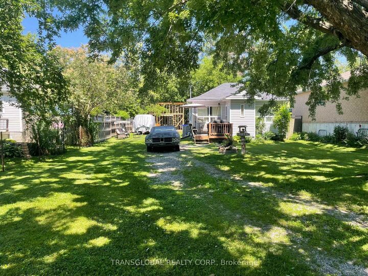 Property Photo:  1014 Barton Avenue  ON L4P 3E9 