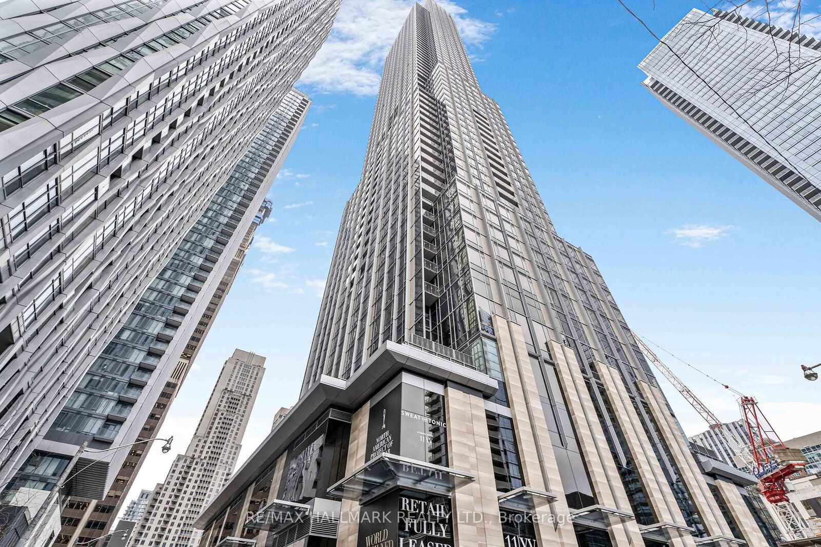 Property Photo:  11 Yorkville Avenue 3406  ON M4W 1L2 