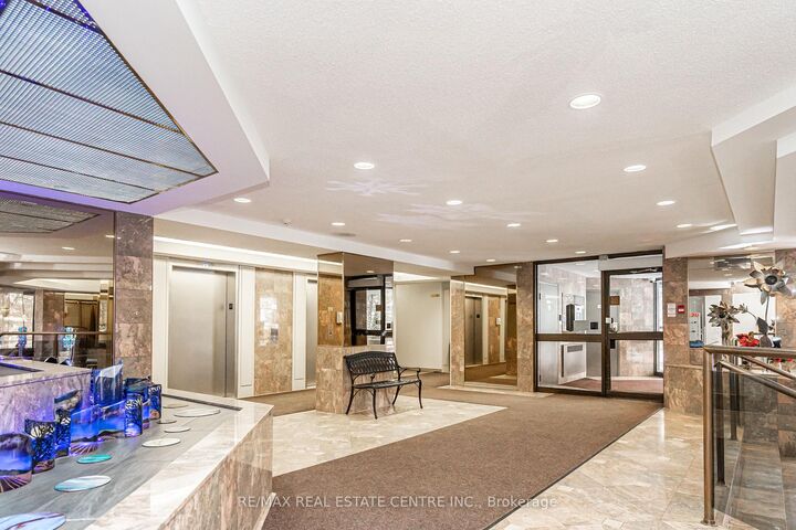Property Photo:  20 Cherrytree Drive 806  ON L6Y 3V1 