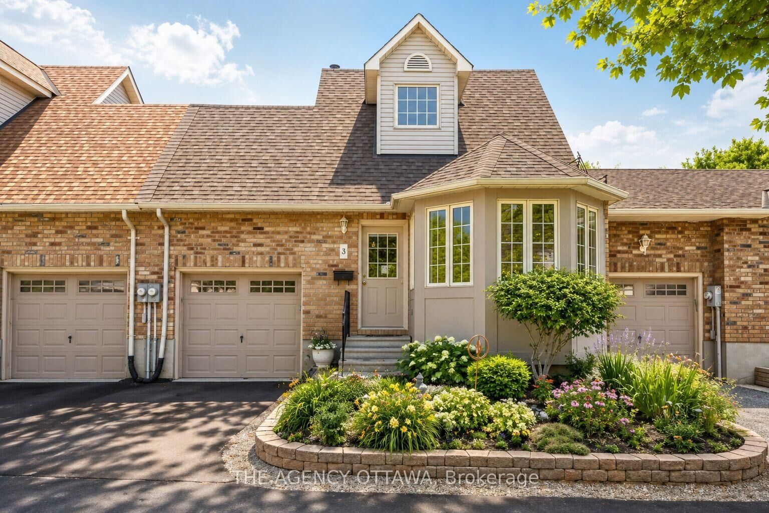 Property Photo:  3 North Ridge Manor  ON K7C 4N8 