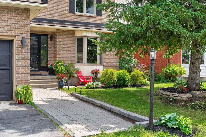 Property Photo:  86 Vanstone Drive  ON K2L 3T1 