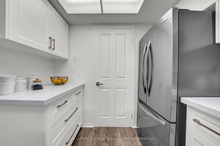 Property Photo:  25 Cumberland Lane 304  ON L1S 7K1 