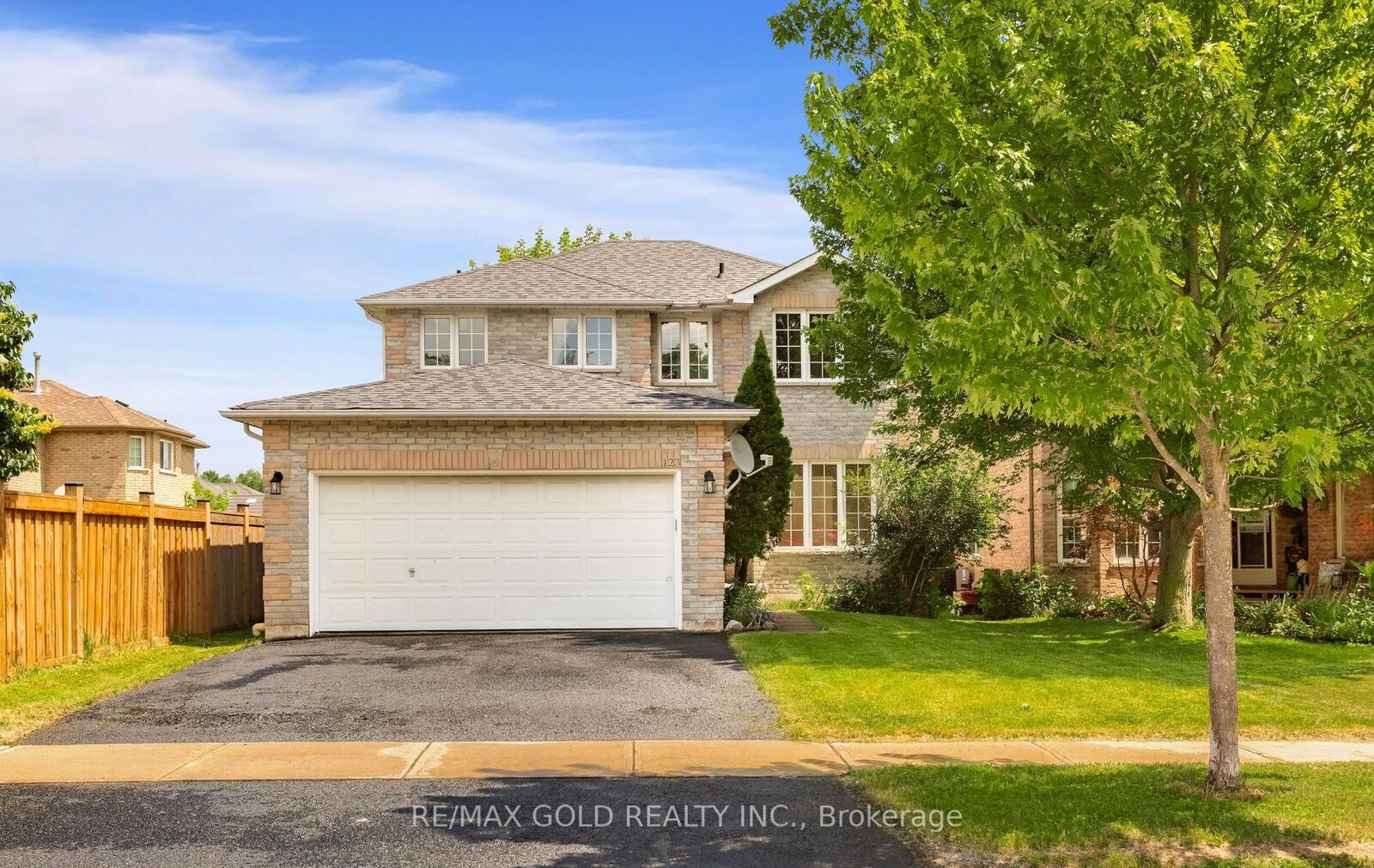 Property Photo:  123 Ruffet Drive  ON L4N 0P2 