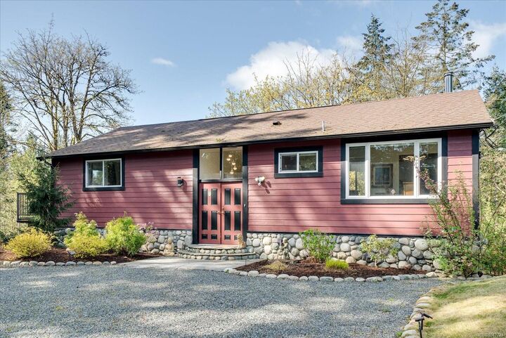 Property Photo: 1701 Morden Rd BC V9X 1T6