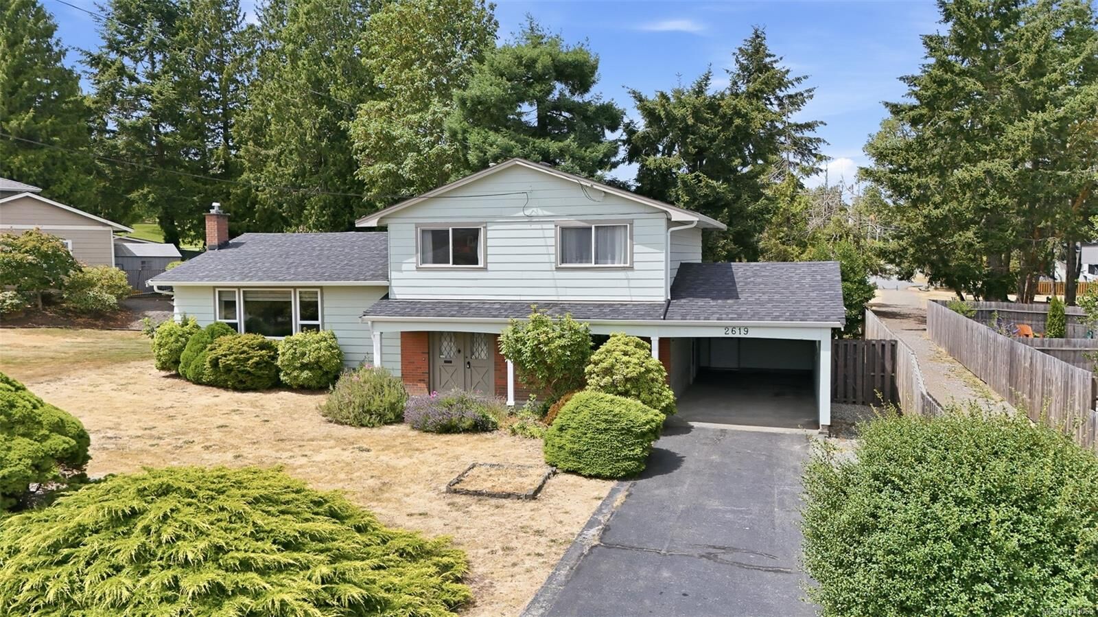 Property Photo:  2619 Cosgrove Cres  BC V9S 3P5 