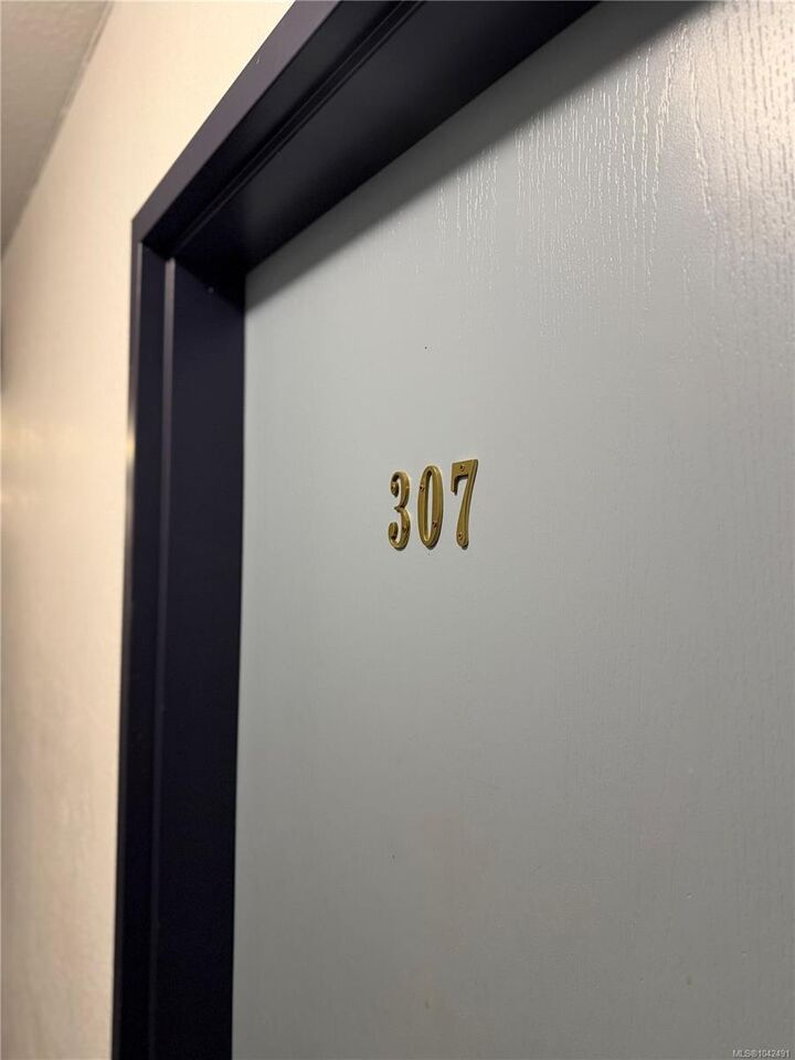 Property Photo: 611 Macmillan Dr #307 BC V0P 1R0