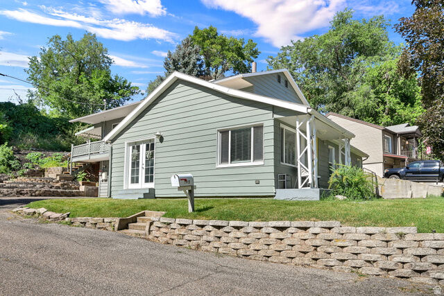 Property Photo: 105 E Country Club Dr S UT 84405