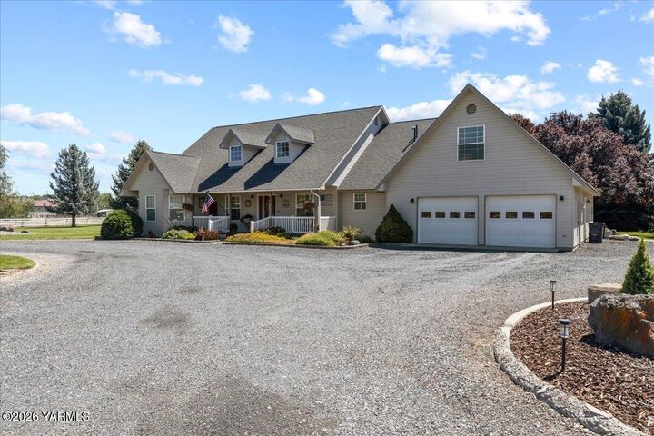 Property Photo: 82 E Gleed Rd WA 98937