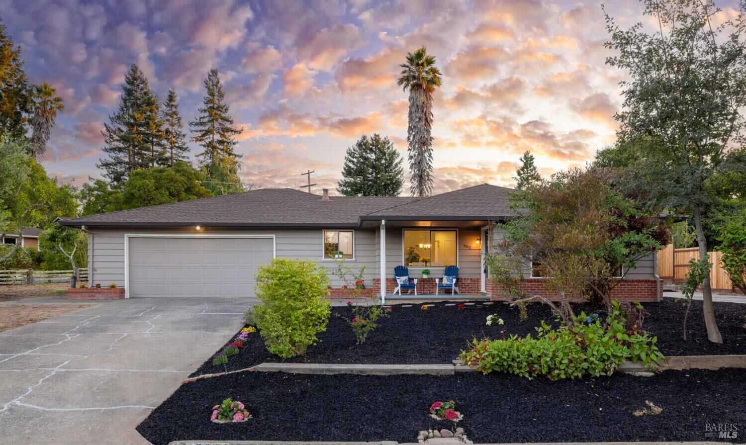 Property Photo: 900 Dorthel Street CA 95472