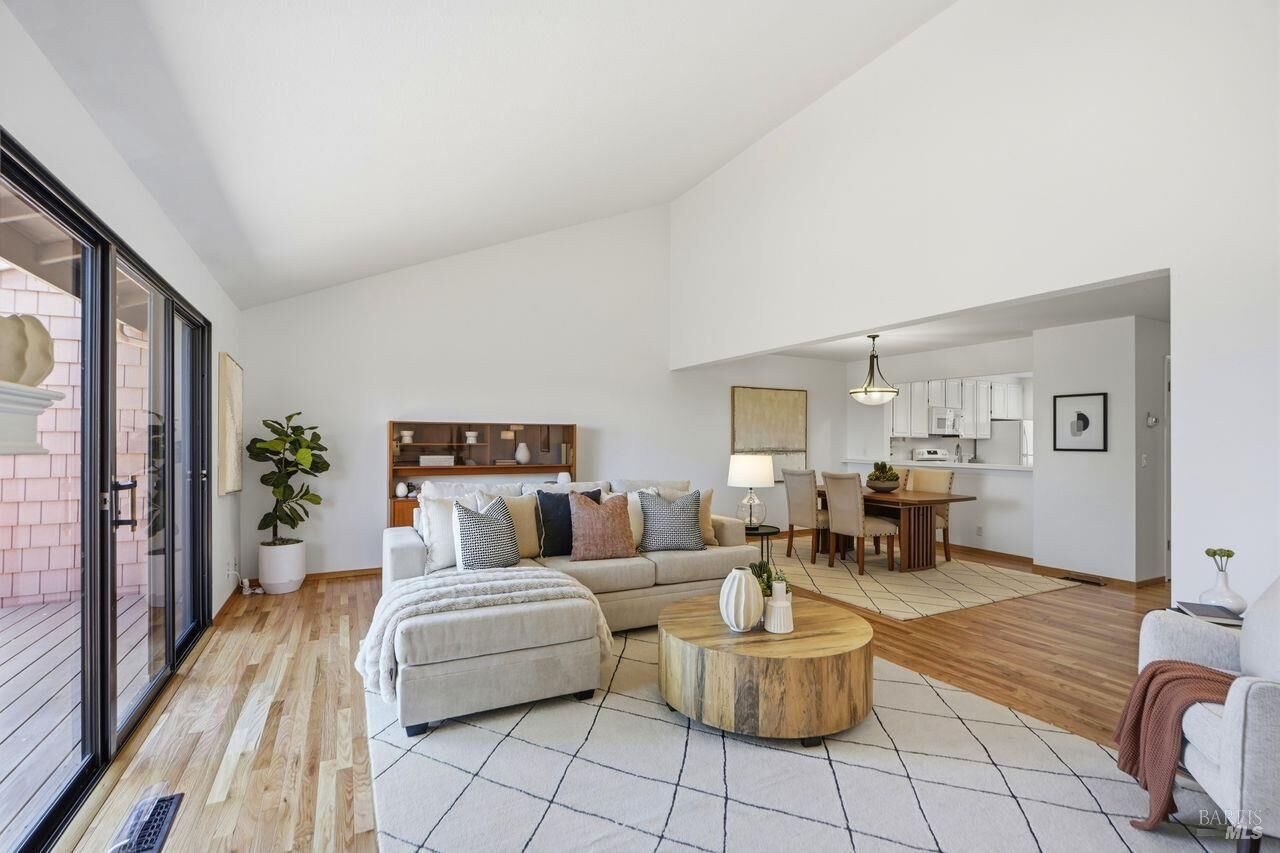 Property Photo:  808 Arlene Way  CA 94947 