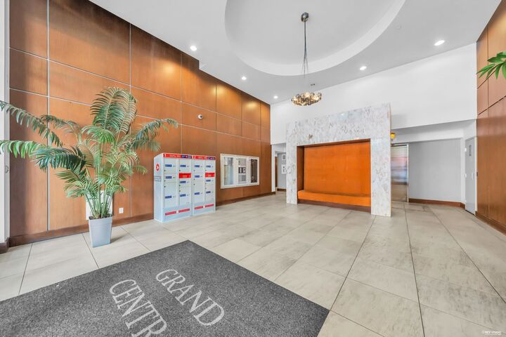 Property Photo:  2978 Glen Drive 2805  BC V3B 0C3 