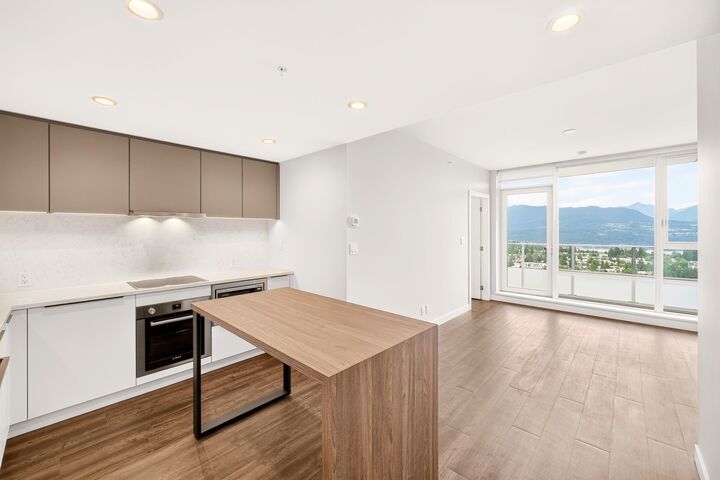Property Photo:  567 Emerson Street 4005  BC V3J 0M8 