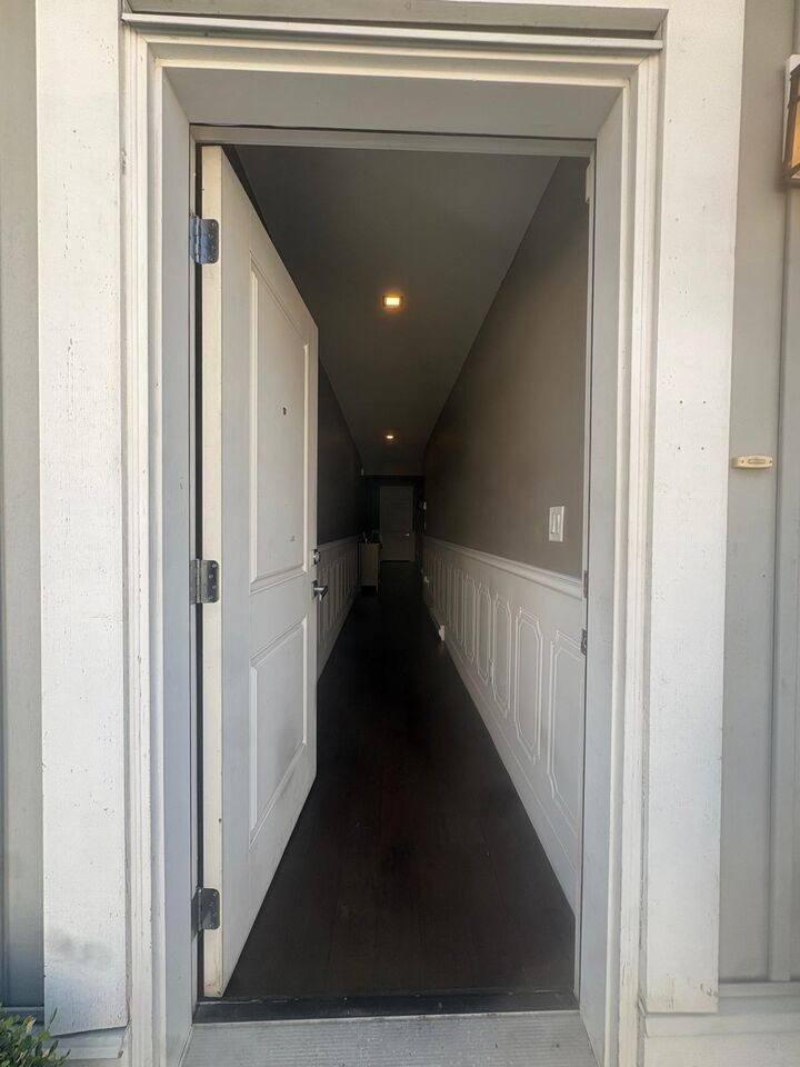 Property Photo:  30748 Cardinal Avenue Avenue 16  BC V2T 5K7 