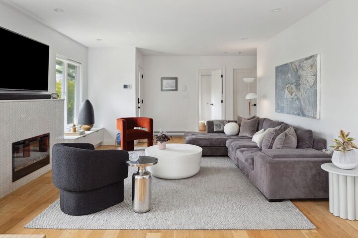 Property Photo: 8647 10th Avenue BC V3N 2S9