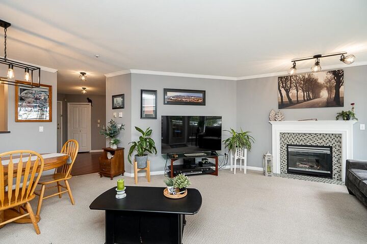 Property Photo: 7435 121A Street 312 BC V3W 0W8