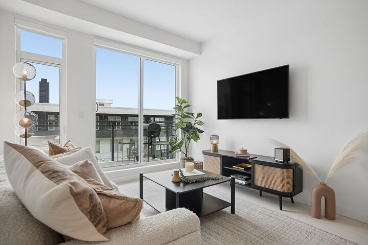 Property Photo: 10465 139 Street 601 BC V3T 0W5