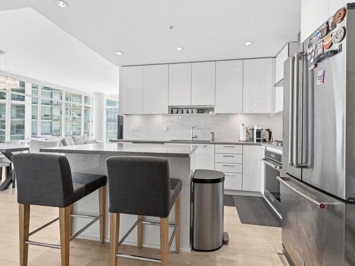Property Photo: 1788 Gilmore Avenue 2702 BC V5C 0L5