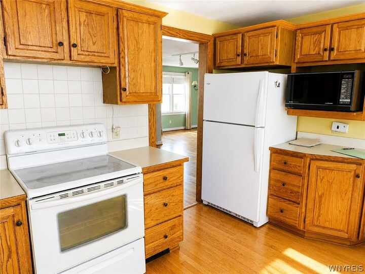 Property Photo: 16 Marvin Ct NY 14075