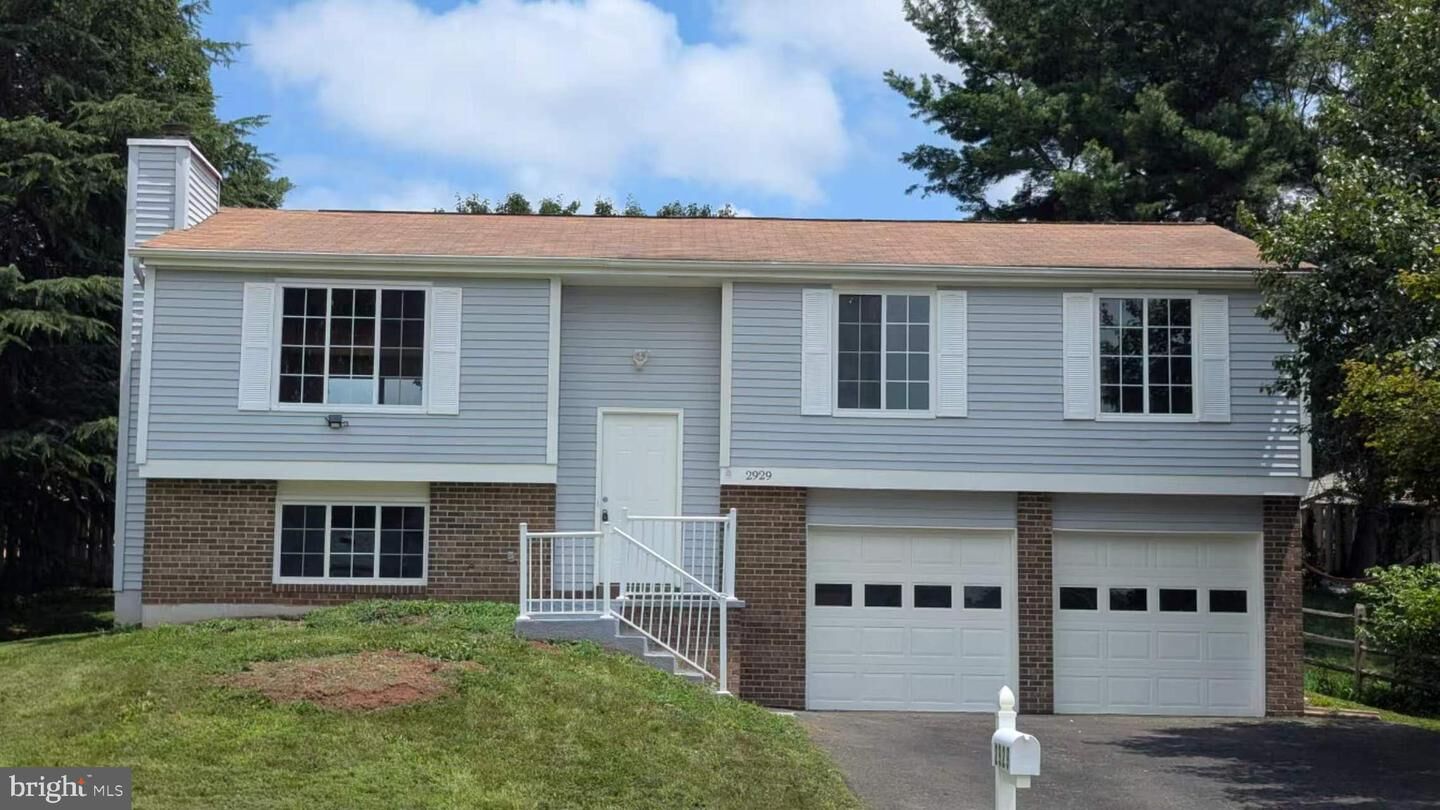 Property Photo: 2929 Ashdown Forest Drive VA 20171